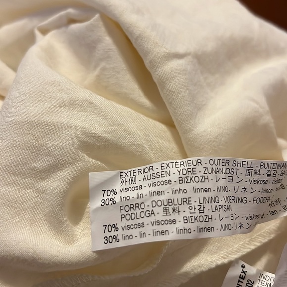 White linen dress with pockets and attached belt - Picture 6 of 10